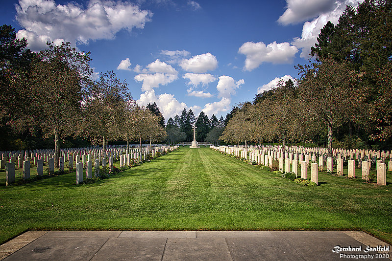 Bernhard Saalfeld - Cologne War Cemetery